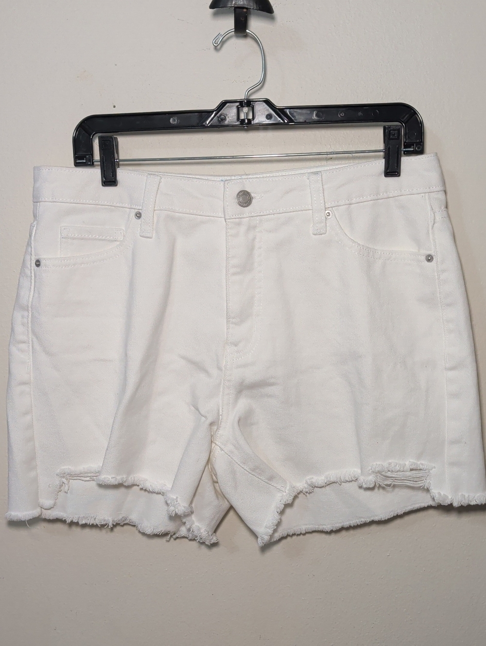 Time and Tru White Denim Shorts 100% Cotton Raw Hem 4" Inseam Women's Size 10